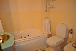 Rua Conselheiro Joaquim Machado Apartment